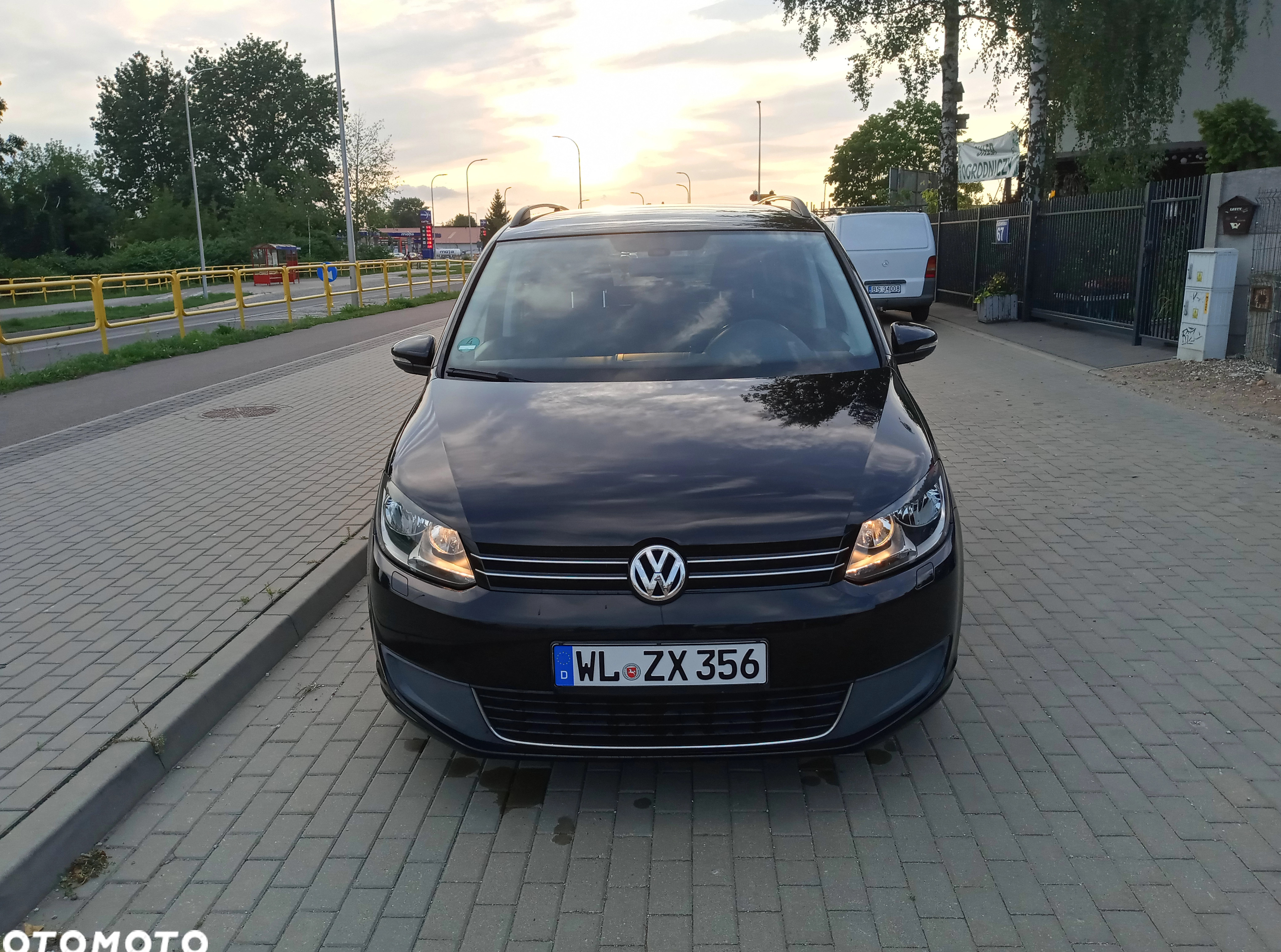 Volkswagen Touran cena 34999 przebieg: 252364, rok produkcji 2011 z Nakło nad Notecią małe 191